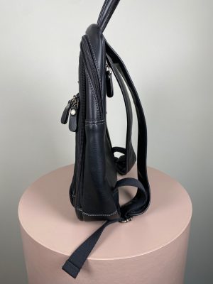 Matties sort skind rygsæk med 4 rum