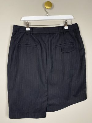 Karen by Simonsen str. 42 <br/> nålestribet nederdel