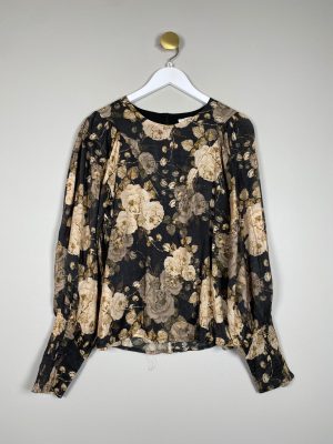 Cream str. 38 <br/> roseblomstret bluse lynlås i nakke