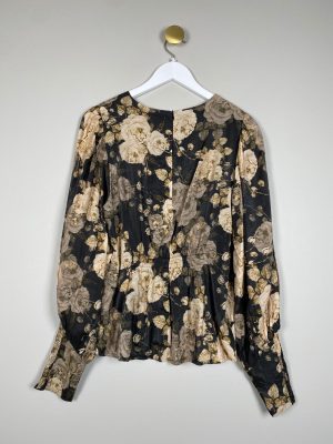 Cream str. 38 <br/> roseblomstret bluse lynlås i nakke