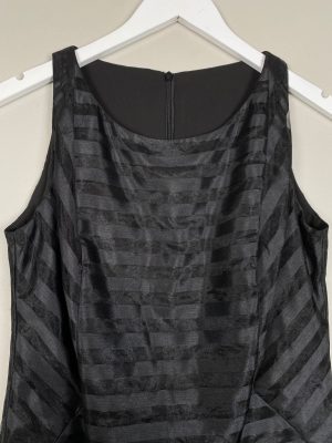 Vera Mont str. 38 <br/> sort kjole med striber