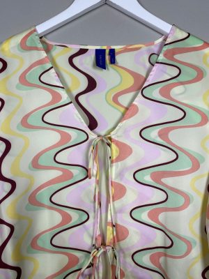 Résumé str. 42 <br/> mønstret skjorte med bindebånd foran