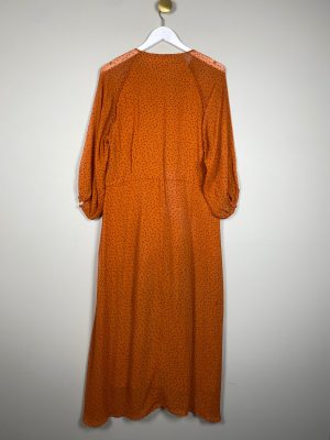 Inwear str. 40 <br/> orange rust kjole med sorte prikker