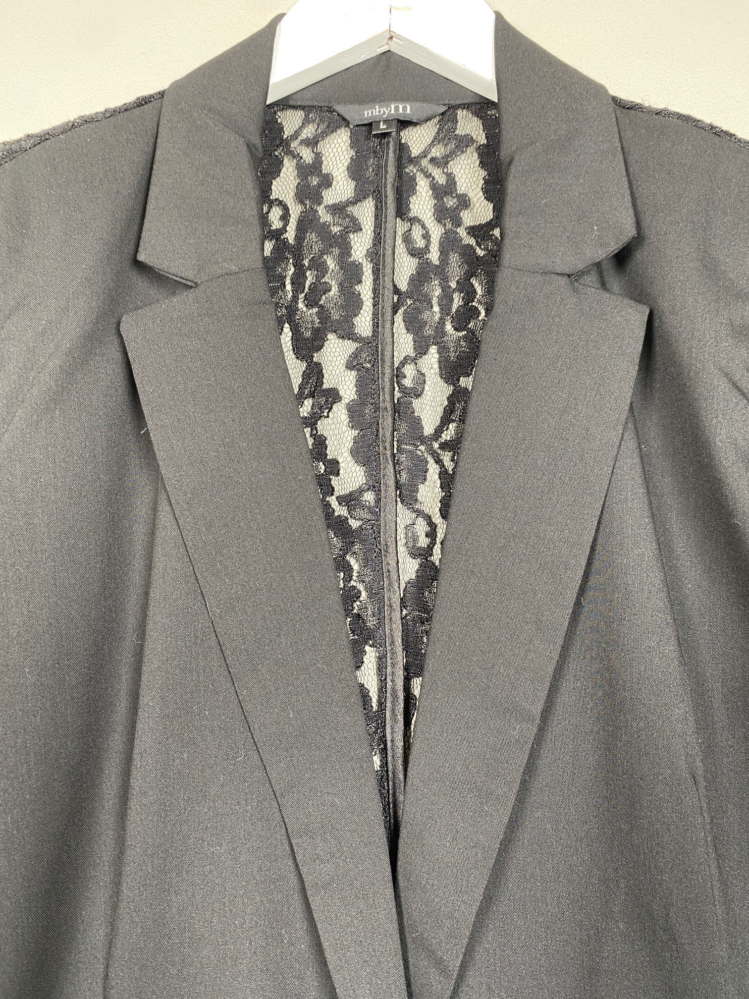 mbyM str. L <br/> sort blazer med blonderyg - Billede 4