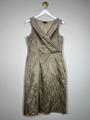 Minus str. 42 <br/> guld taft kjole uden ærme med krøleffekt i stof