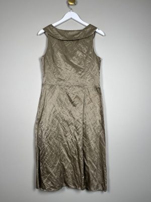 Minus str. 42 <br/> guld taft kjole uden ærme med krøleffekt i stof