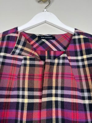 Won Hundred str. 36 <br/> rødternet skjorte, lang bagpå