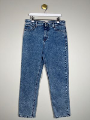 Shaping New Tomorrow str. 29 <br/> blå jeans