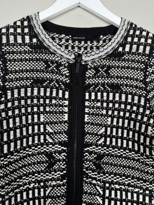 Karen Millen str. S <br/> sort og hvid mønstret cardigan
