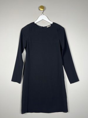 Mads Nørgaard str. 34 <br/> kort sort kjole