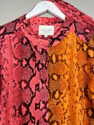 Lollys Laundry str. M <br/> lang kjole i reptilmønster, pink og orange