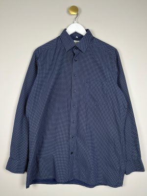 Olymp str. 42 <br/> blå skjorte med hvide prikker