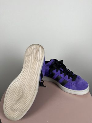 Adidas str. 44 <br/b> lilla sneaks med brede snørebånd