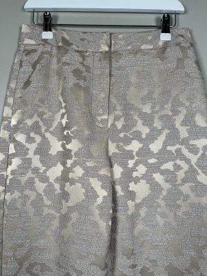 Stine Goya str. XS <br/> champagnefarvet bukser med prægning